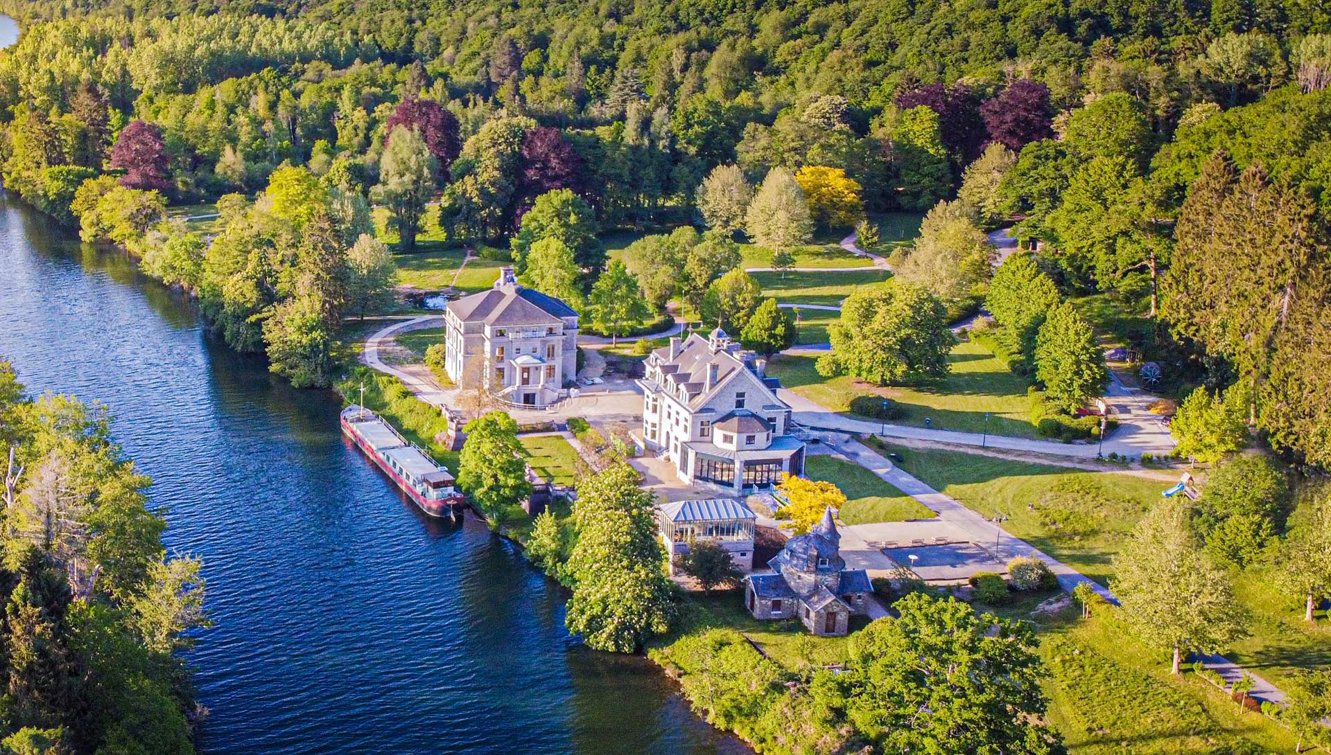 Les Sorbiers, hôtel sur la rive du fleuve